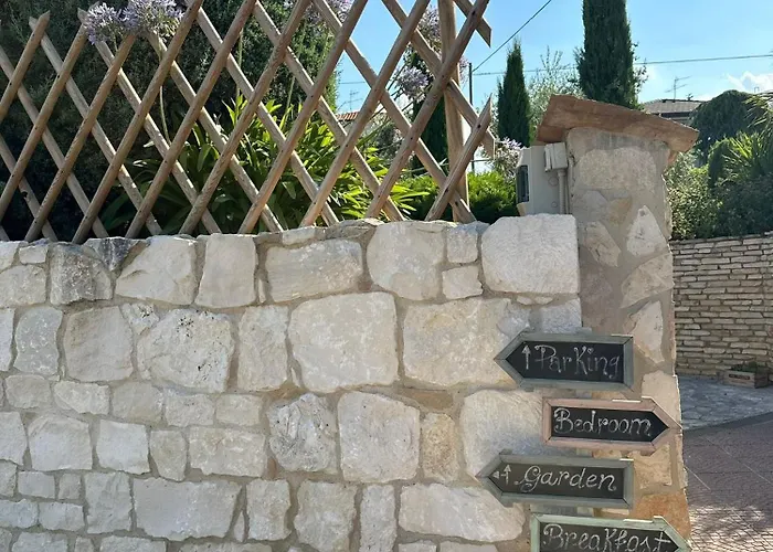 Mafi Bed and Breakfast